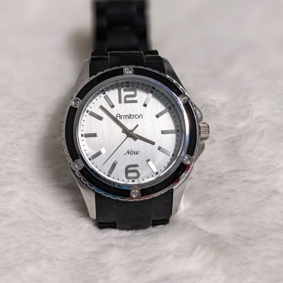 Vintage NWOT Armitron "Now" Ladies Watch  - Black Acrylic Band - New Battery - Picture 9 of 13